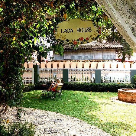 Lada House Bed and Breakfast Lampang Esterno foto