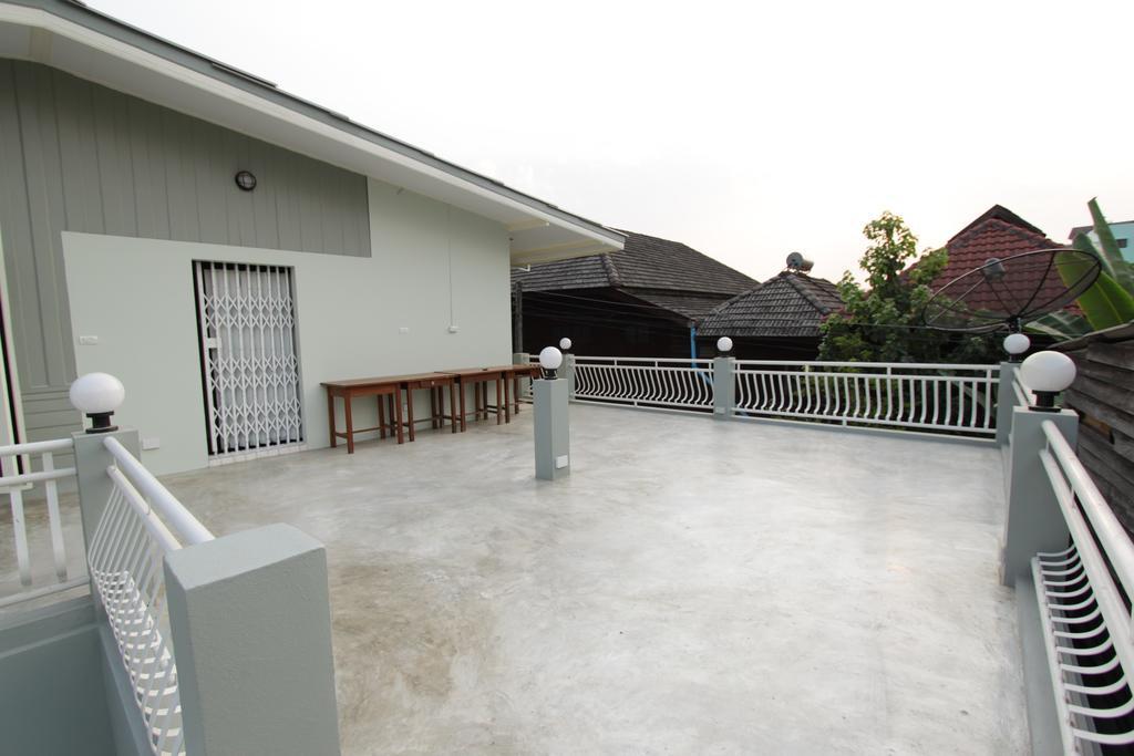 Lada House Bed and Breakfast Lampang Esterno foto