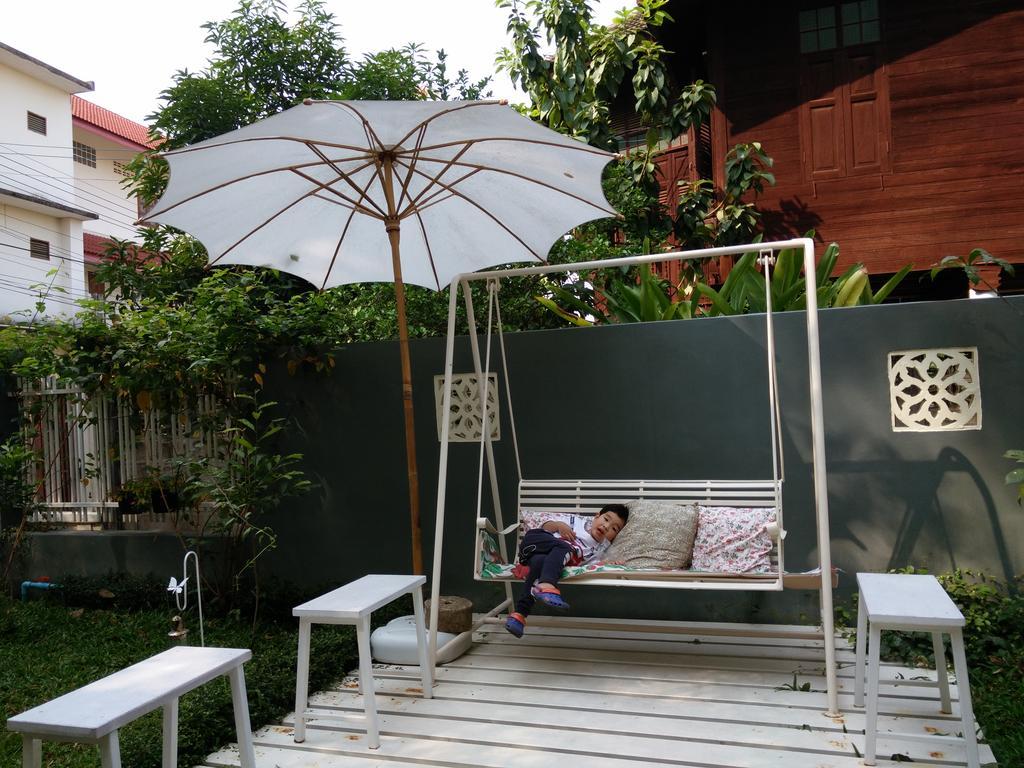 Lada House Bed and Breakfast Lampang Esterno foto