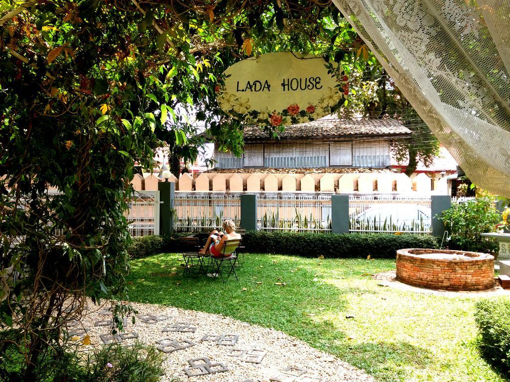 Lada House Bed and Breakfast Lampang Esterno foto